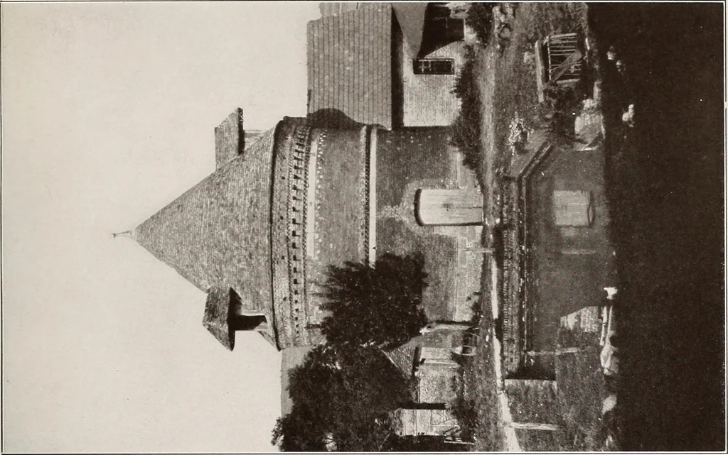 An illustration from Small French buildings; the architecture of town and country, comprising cottages, farmhouses, minor chateaux or manors with their farm groups, small town dwellings, and a few churches, 1921, leaf 258