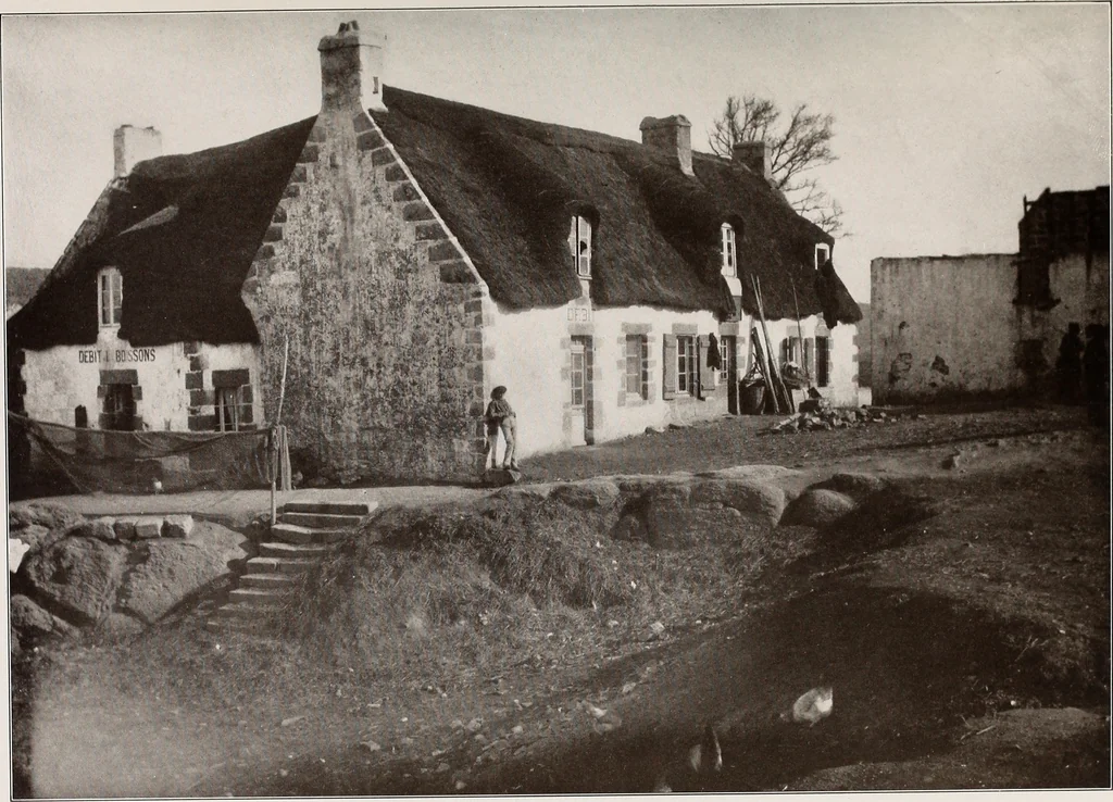An illustration from Small French buildings; the architecture of town and country, comprising cottages, farmhouses, minor chateaux or manors with their farm groups, small town dwellings, and a few churches, 1921, leaf 26
