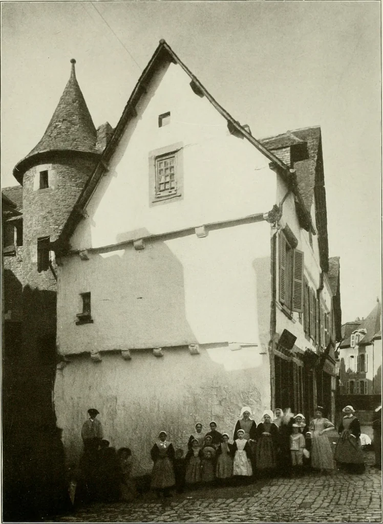 An illustration from Small French buildings; the architecture of town and country, comprising cottages, farmhouses, minor chateaux or manors with their farm groups, small town dwellings, and a few churches, 1921, leaf 100