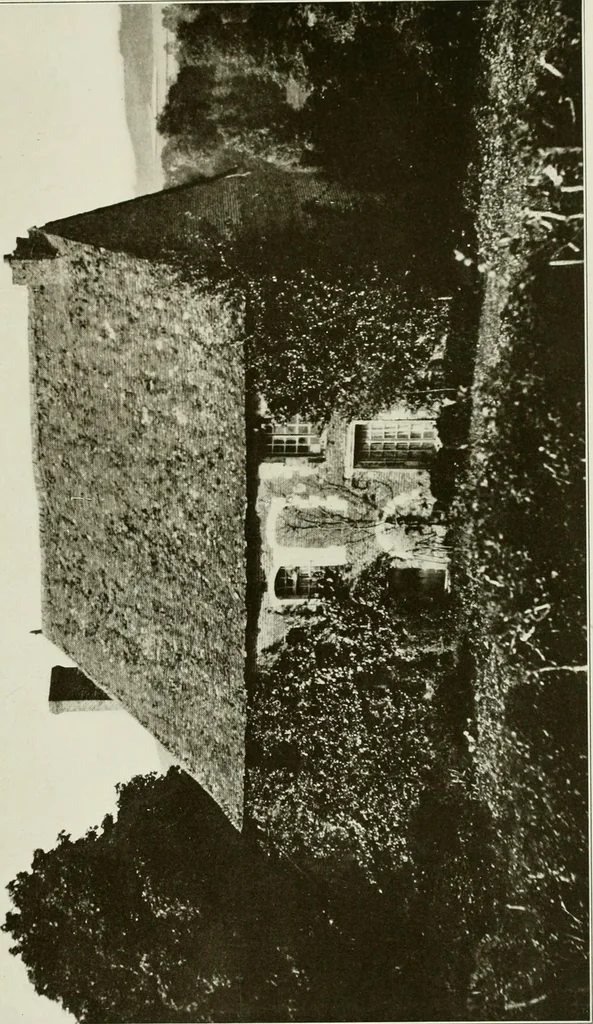 An illustration from Small French buildings; the architecture of town and country, comprising cottages, farmhouses, minor chateaux or manors with their farm groups, small town dwellings, and a few churches, 1921, leaf 32