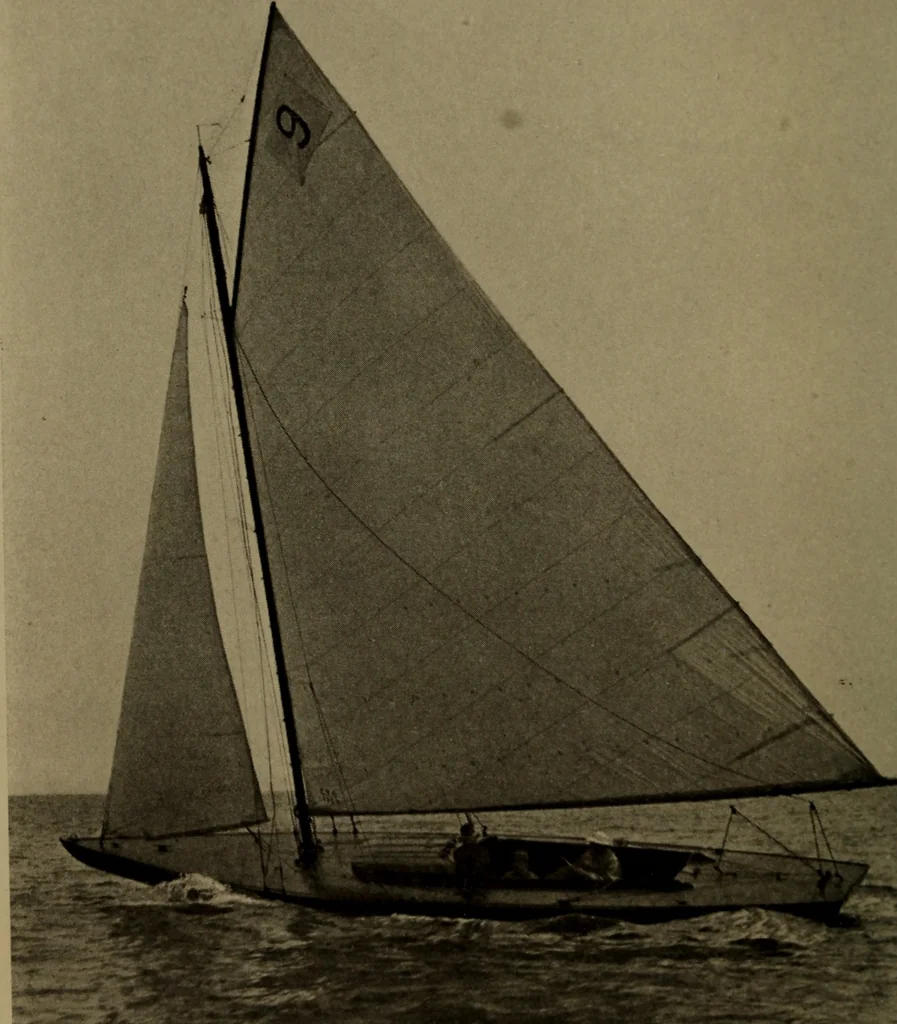 An illustration from The small yacht, its management and handling for racing and sailing, with chapters on construction, 1909, leaf 119