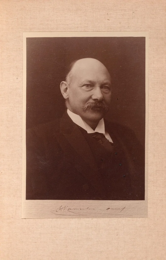 An illustration from [Solvay Conference portraits], 1911, leaf 21