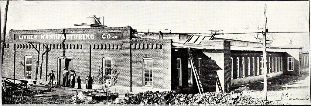 An illustration from Southern textile bulletin, 1911, leaf 241