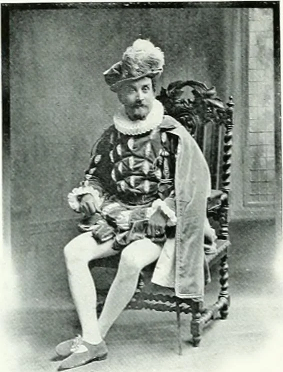 An illustration from Souvenir of the Oxford historical pageant : in aid of the Radcliffe Infirmary, Oxford Eye Hospital, etc., commemoration, 1907, June 27th 28th, 29th, and July 1st, 2d and 3d, 1907, leaf 25