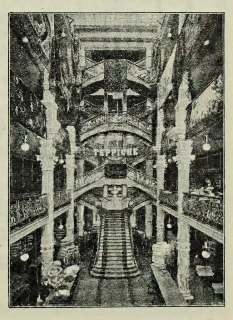 An illustration from Spitzen- und Porträt-Ausstellung, Wien, 1906 : zu Gunsten des Maria-Josephinums und des Maria Theresia-Frauen-Hospitales : Katalog, vom 24. März bis 6. Mai 1906 im K. K. Österr. Museum für Kunst und Industrie, 1906, leaf 223