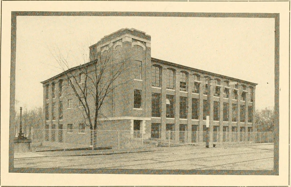 An illustration from Standard cotton mill practice and equipment, with classified buyer's index, 1918, leaf 268
