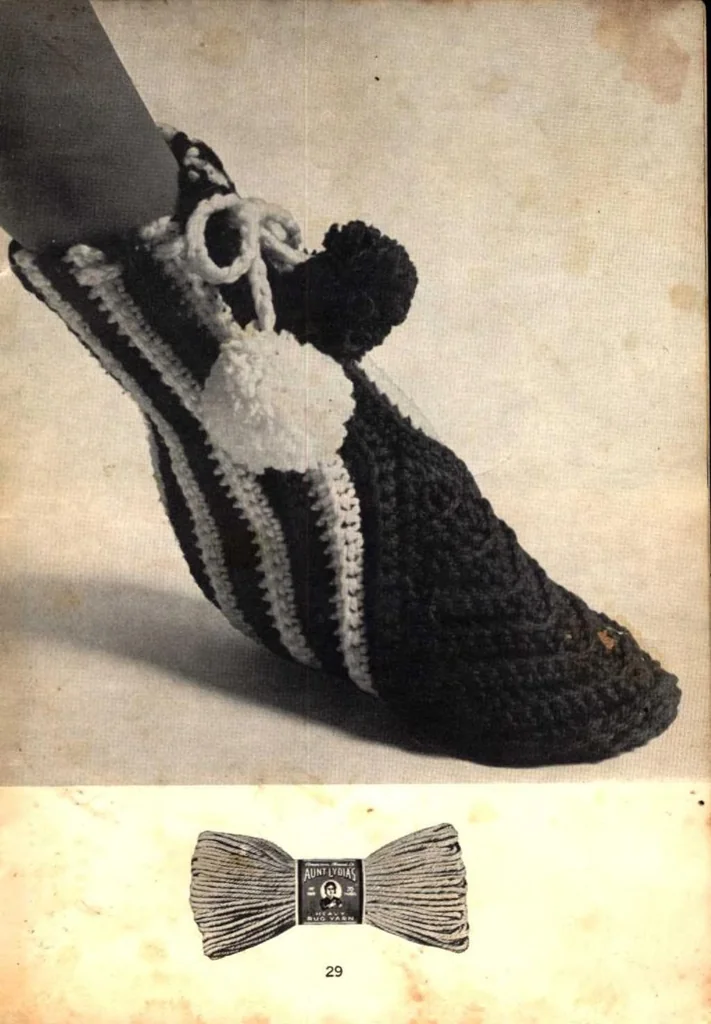 An illustration from Star Book No. 207: Make It With Aunt Lydia's Rug Yarn, 1967, leaf 28