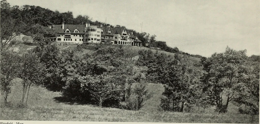 An illustration from Stately homes in America : from colonial times to the present day, 1903, leaf 154