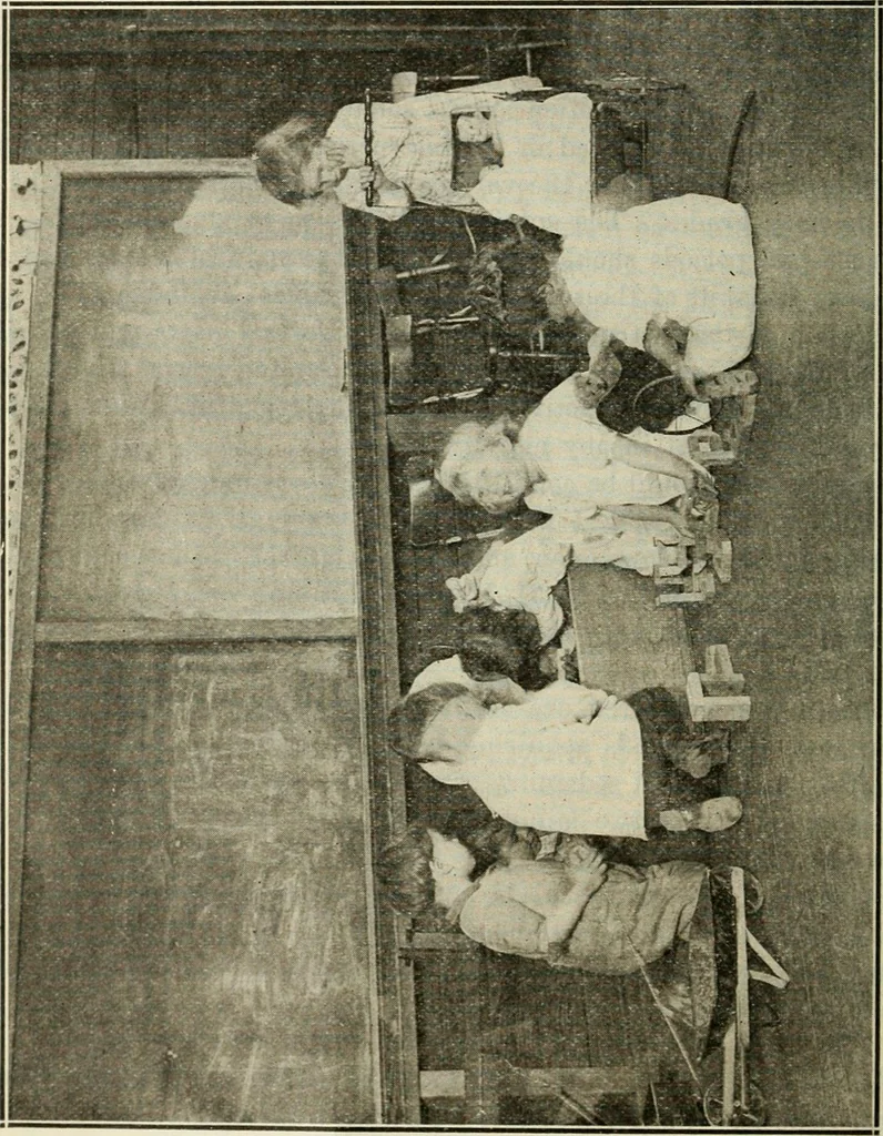 An illustration from A suggestive state course of study for kindergarten-primary grades, submitted at the request of the county and city superintendents of schools, 1922, leaf 125