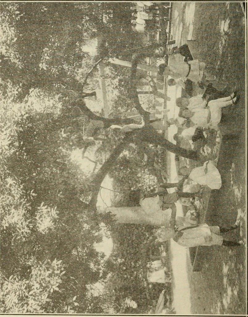 An illustration from A suggestive state course of study for kindergarten-primary grades, submitted at the request of the county and city superintendents of schools, 1922, leaf 27