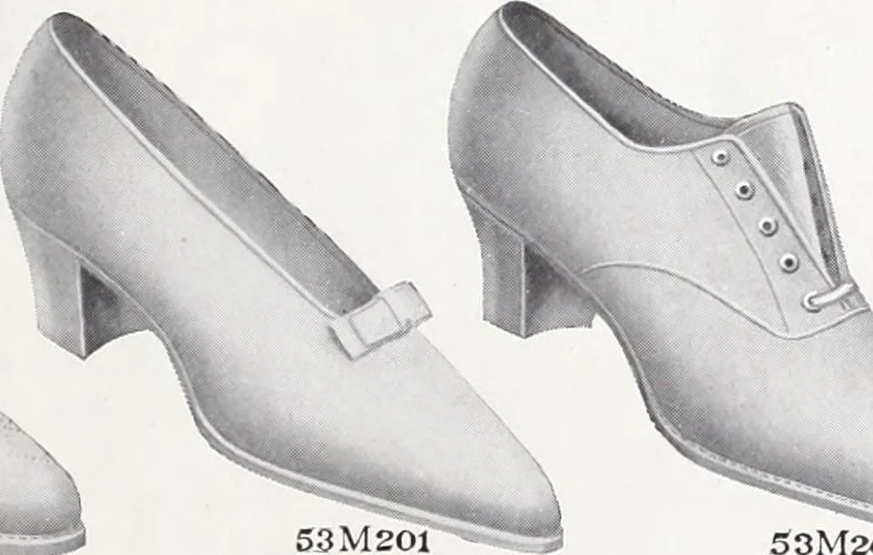 An illustration from Summer apparel : special from May 3rd to June 19th inclusive 1920., 1920, leaf 26