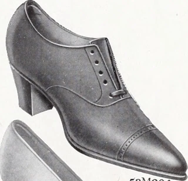 An illustration from Summer apparel : special from May 3rd to June 19th inclusive 1920., 1920, leaf 26
