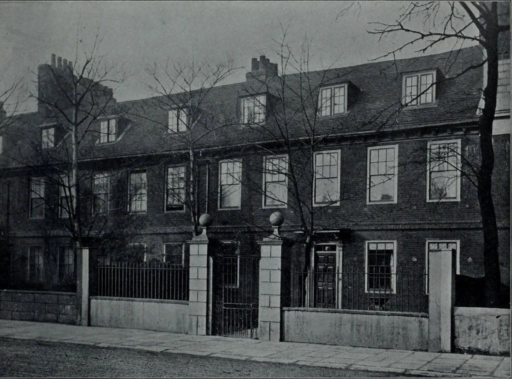 An illustration from Survey of London, 1900, leaf 162