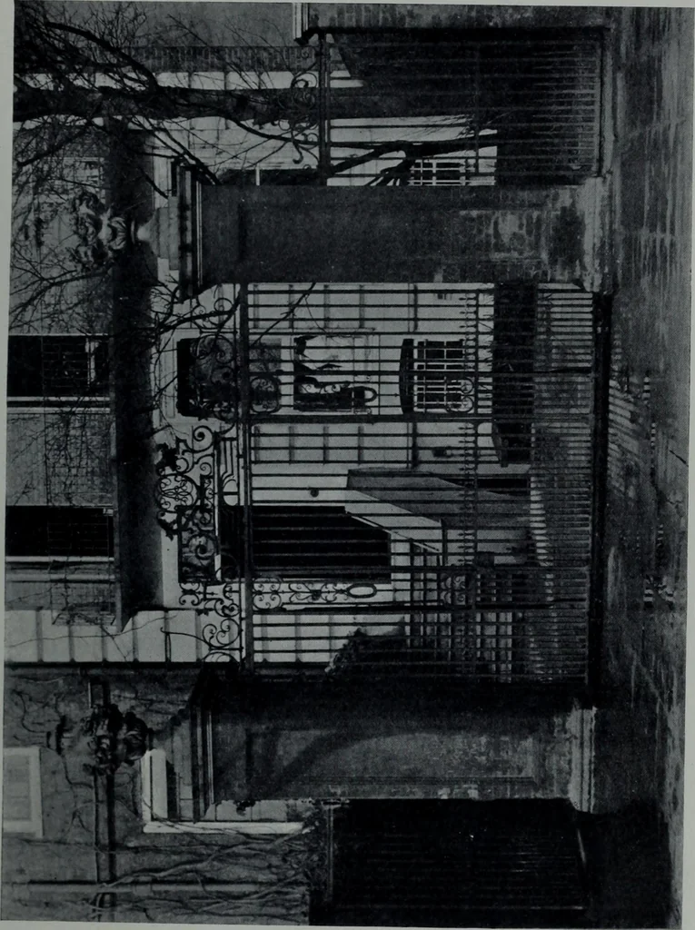 An illustration from Survey of London, 1900, leaf 210
