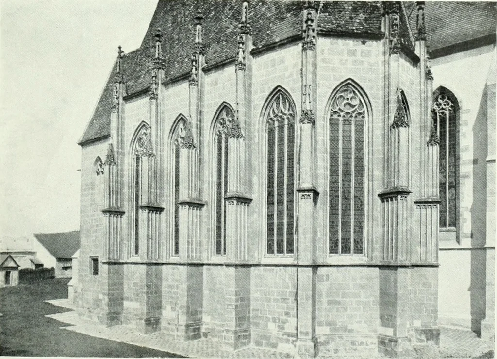 An illustration from Szepesvármegye müvészeti emlékei. A Müemlékek Országos Bizottsága támogatásával kiadja a Szepesvármegyei Történelmi Társulat; szerk. Vajdovszky János, 1905, leaf 20
