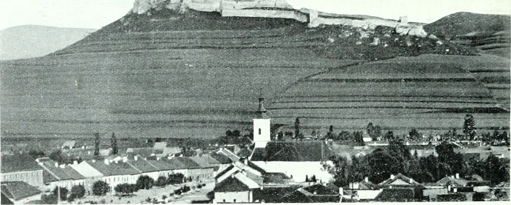 An illustration from Szepesvármegye müvészeti emlékei. A Müemlékek Országos Bizottsága támogatásával kiadja a Szepesvármegyei Történelmi Társulat; szerk. Vajdovszky János, 1905, leaf 85