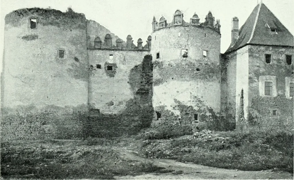 An illustration from Szepesvármegye müvészeti emlékei. A Müemlékek Országos Bizottsága támogatásával kiadja a Szepesvármegyei Történelmi Társulat; szerk. Vajdovszky János, 1905, leaf 94