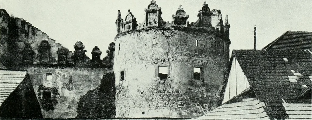 An illustration from Szepesvármegye müvészeti emlékei. A Müemlékek Országos Bizottsága támogatásával kiadja a Szepesvármegyei Történelmi Társulat; szerk. Vajdovszky János, 1905, leaf 94