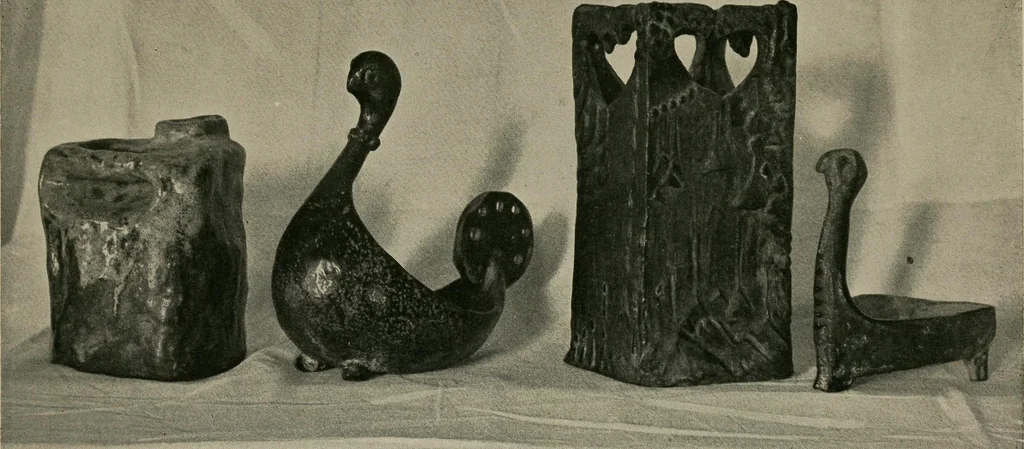 An illustration from Talachkino. L'art décoratif des ateliers de la Princesse Ténichef, 1906, leaf 232