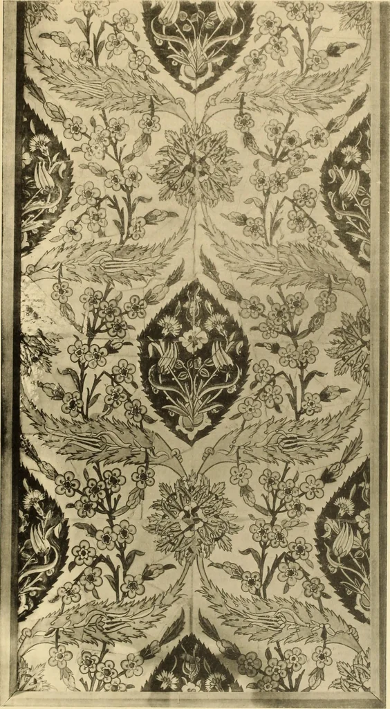 An illustration from Tapis, tissus & faïences orientales, suite des Dessins de tissus (Europe, XVIIIe & XIXe siècles), 1900, leaf 100