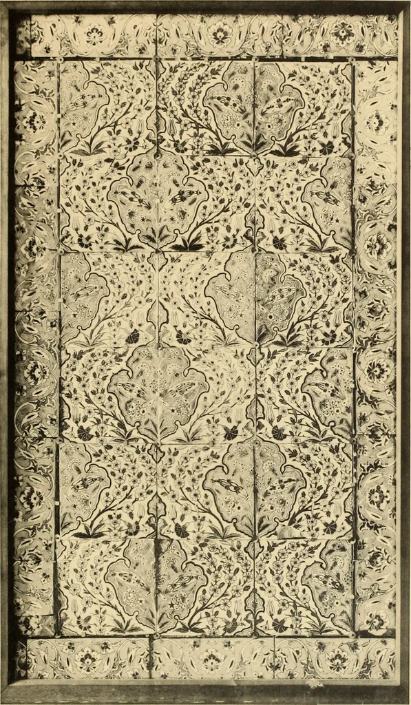 An illustration from Tapis, tissus & faïences orientales, suite des Dessins de tissus (Europe, XVIIIe & XIXe siècles), 1900, leaf 116