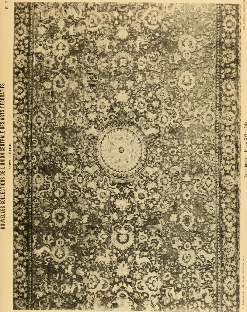 An illustration from Tapis, tissus & faïences orientales, suite des Dessins de tissus (Europe, XVIIIe & XIXe siècles), 1900, leaf 16
