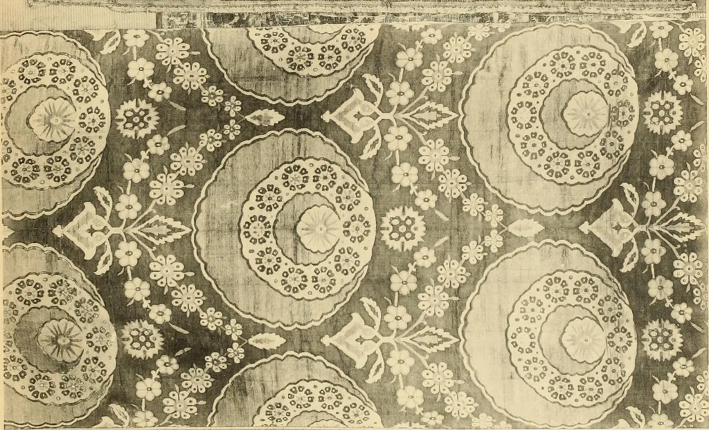 An illustration from Tapis, tissus & faïences orientales, suite des Dessins de tissus (Europe, XVIIIe & XIXe siècles), 1900, leaf 80