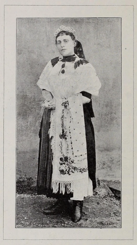 An illustration from Tarka képek : a kalotaszegi varrottas világából, 1896, leaf 44