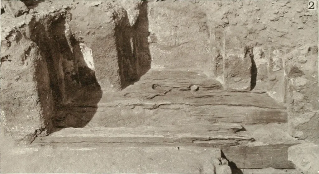 An illustration from Tarkhan I and Memphis V, 1913, leaf 80