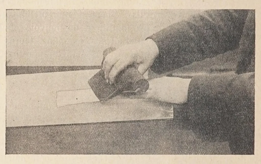 An illustration from Teinture, corroyage et finissage du cuir, 1910, leaf 500