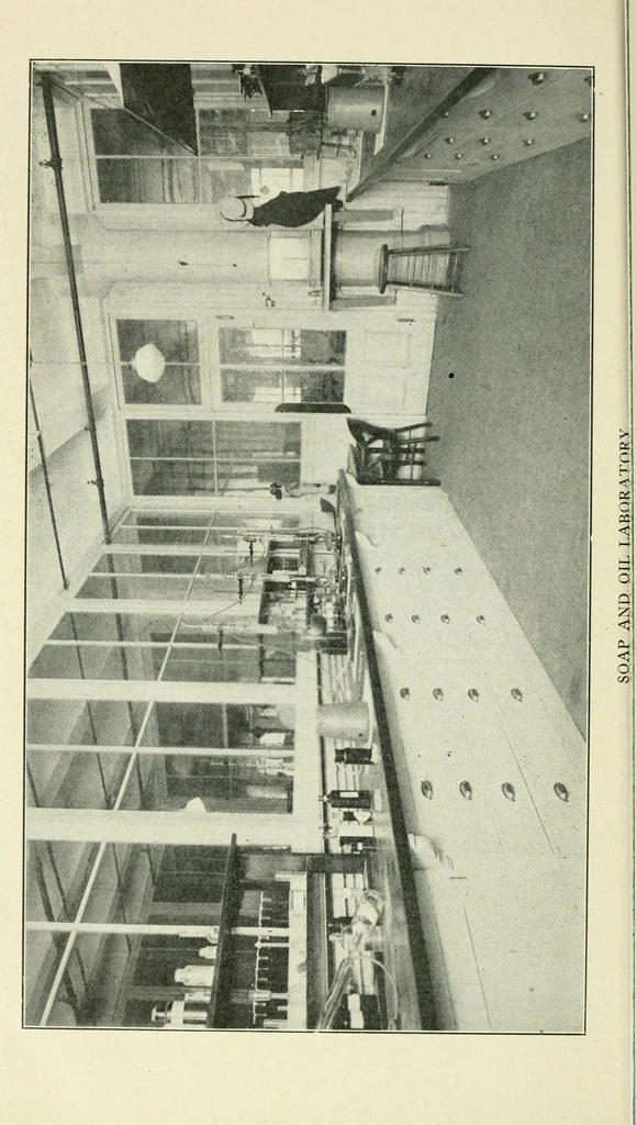 An illustration from Tests analyses and research : instruments and textile storage : useful tables and publications, 1923, leaf 24