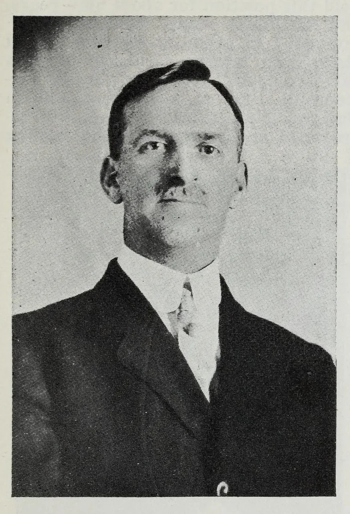 An illustration from Textile defects and suggestions : a collection of essays describing various improvements relating to the manufacture of all kinds of textile fabrics : from the American wool and cotton reporter, 1912, leaf 19