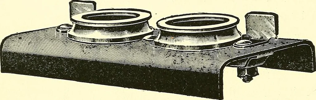 An illustration from The textile industries : a practical guide to fibres, yarns & fabrics in every branch of textile manufacture, including preparation of fibres, spinning, doubling, designing, weaving, bleaching, printing, dyeing and finishing, 1910, leaf 129