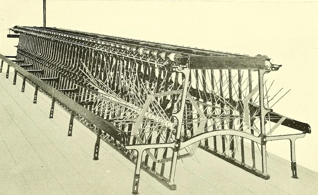 An illustration from The textile industries : a practical guide to fibres, yarns & fabrics in every branch of textile manufacture, including preparation of fibres, spinning, doubling, designing, weaving, bleaching, printing, dyeing and finishing, 1910, leaf 230
