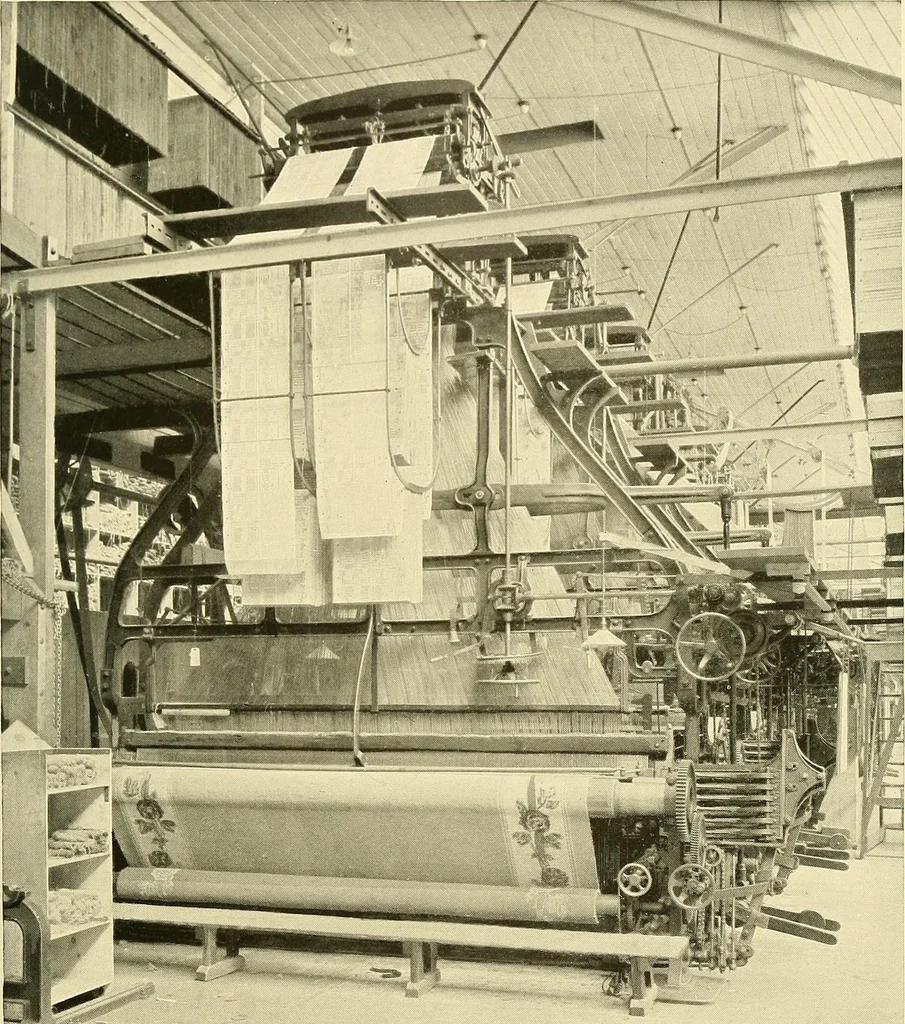 An illustration from The textile industries : a practical guide to fibres, yarns & fabrics in every branch of textile manufacture, including preparation of fibres, spinning, doubling, designing, weaving, bleaching, printing, dyeing and finishing, 1910, leaf 40