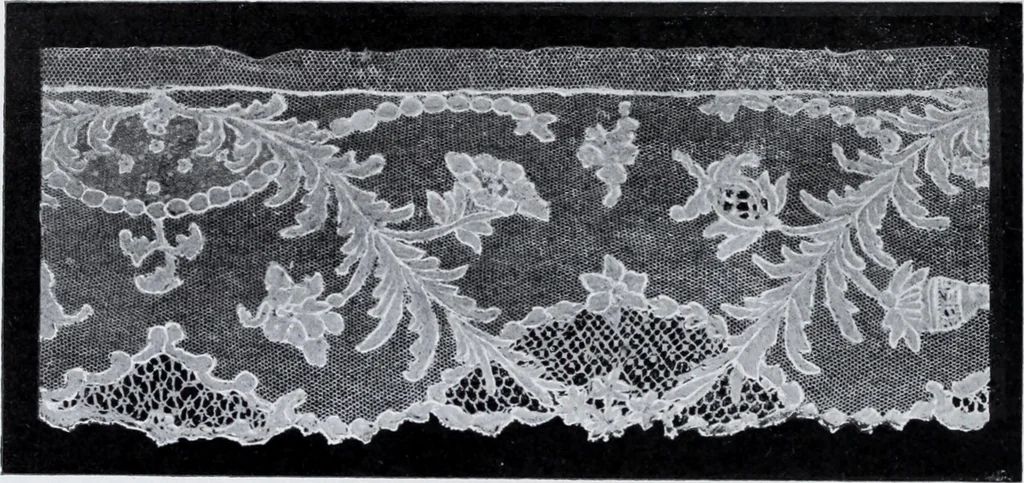 An illustration from Textilsammlung Iklé Katalog. Industrie- u. Gewerbemuseum St. Gallen, 1908, 1908, leaf 107