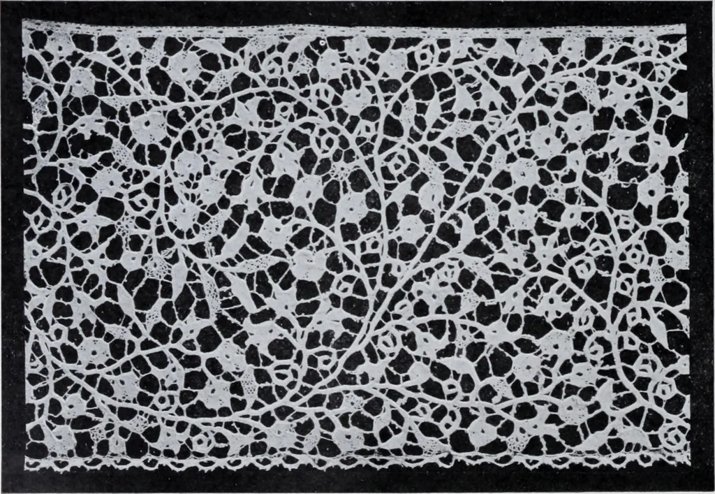 An illustration from Textilsammlung Iklé Katalog. Industrie- u. Gewerbemuseum St. Gallen, 1908, 1908, leaf 129