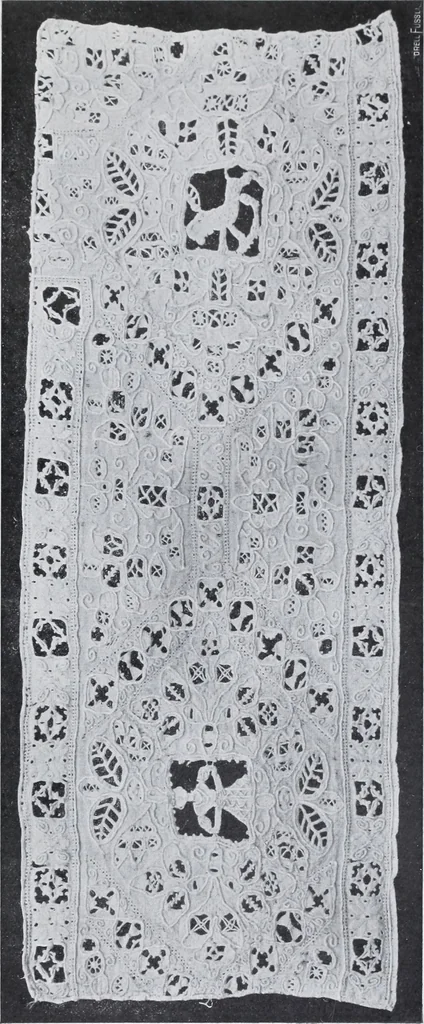 An illustration from Textilsammlung Iklé Katalog. Industrie- u. Gewerbemuseum St. Gallen, 1908, 1908, leaf 82