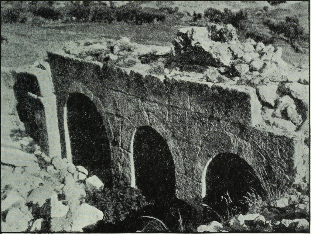 An illustration from The thousand and one churches, 1919, leaf 362