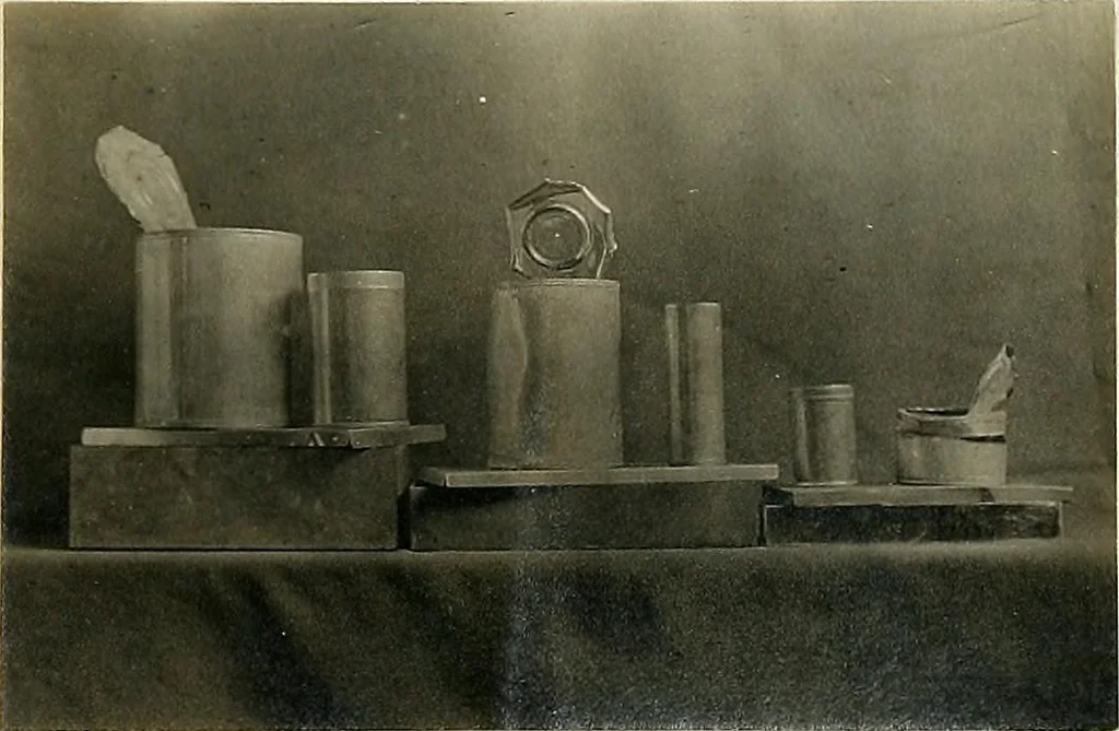 An illustration from Tin can toys and how to make them, 1916, leaf 14