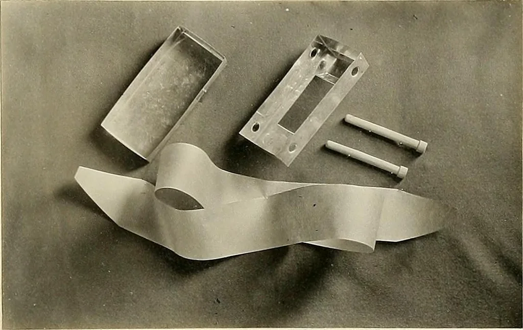 An illustration from Tin can toys and how to make them, 1916, leaf 74