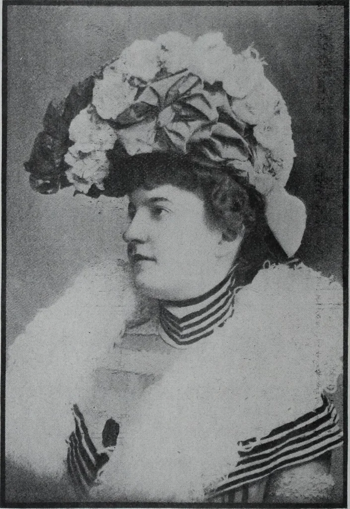 An illustration from Tissus et nouveauts 1902, 1902, leaf 213