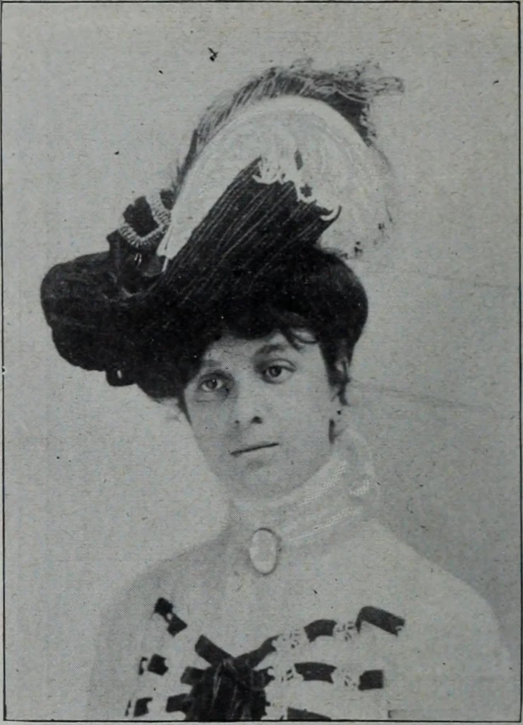 An illustration from Tissus et nouveauts 1902, 1902, leaf 497
