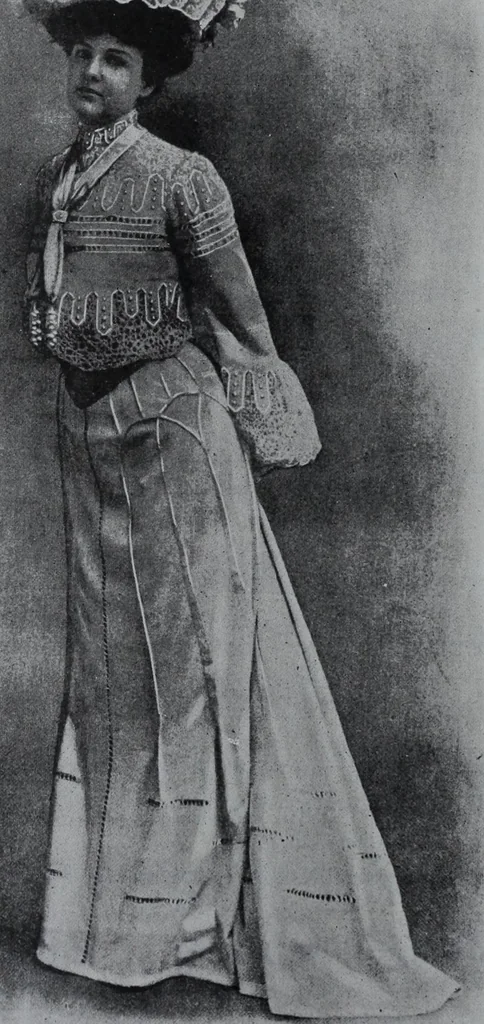 An illustration from Tissus et nouveauts 1903, 1903, leaf 113