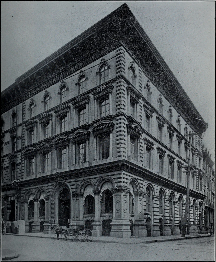 An illustration from Tissus et nouveauts 1903, 1903, leaf 418