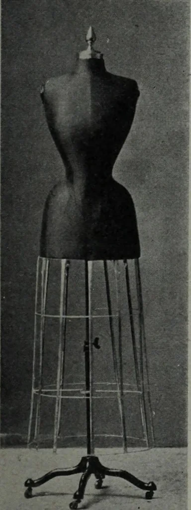 An illustration from Tissus et nouveauts 1904, 1904, leaf 102