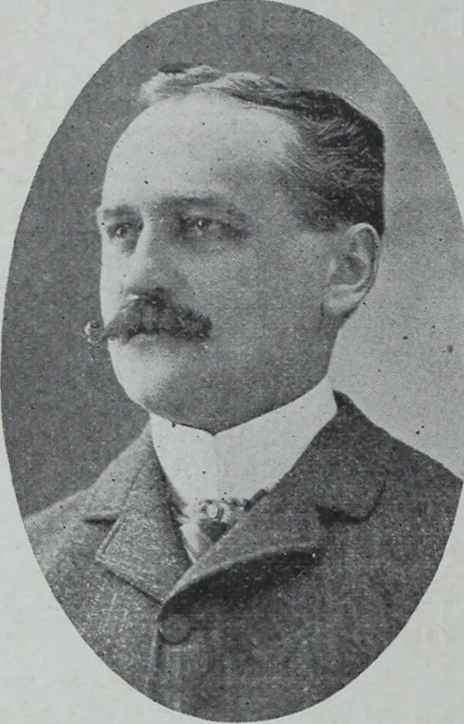 An illustration from Tissus et nouveauts 1904, 1904, leaf 317