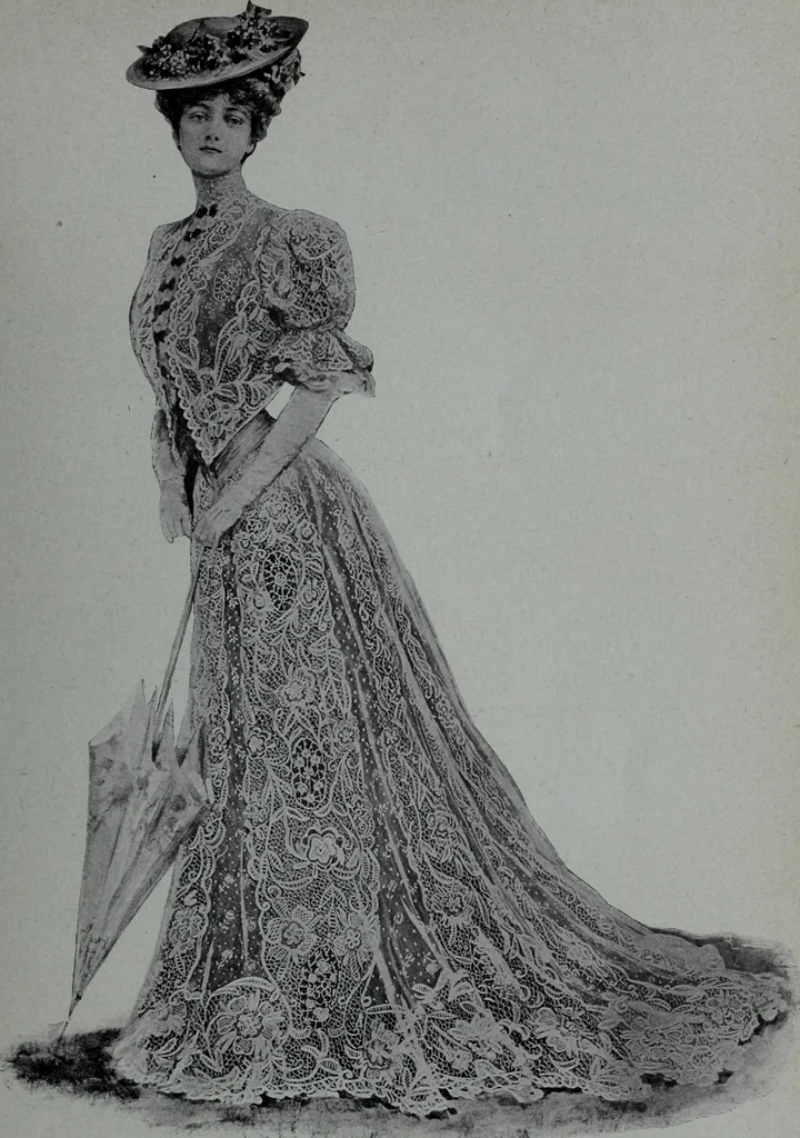 An illustration from Tissus et nouveauts 1907, 1907, leaf 32