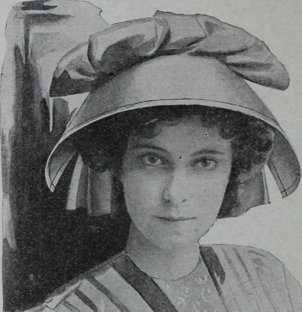 An illustration from Tissus et nouveauts 1907, 1907, leaf 377