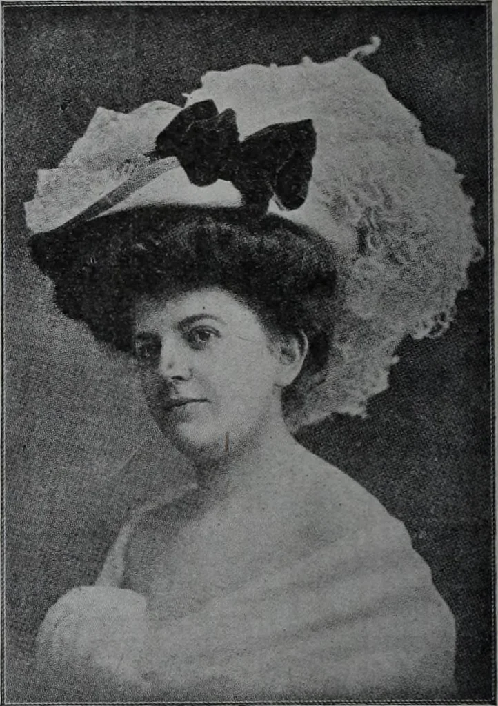An illustration from Tissus et nouveauts 1907, 1907, leaf 379